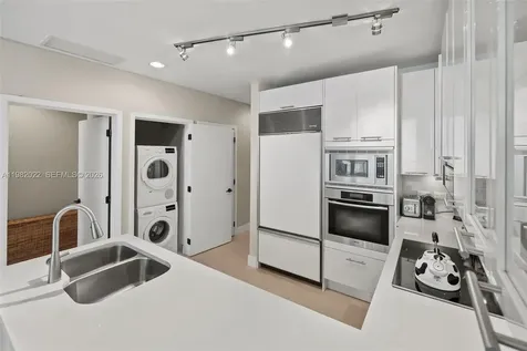 6799 Collins Avenue Miami Beach FL 33141