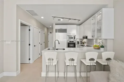 6799 Collins Avenue Miami Beach FL 33141