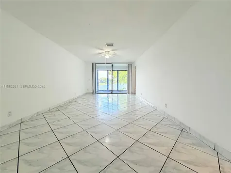 206 Lake Pointe Drive Oakland Park FL 33309