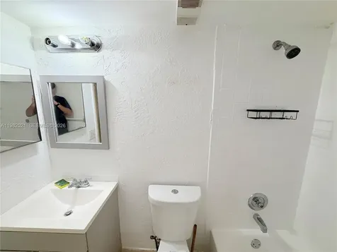 206 Lake Pointe Drive Oakland Park FL 33309
