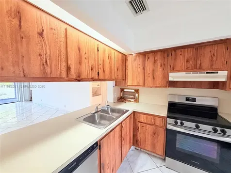 206 Lake Pointe Drive Oakland Park FL 33309