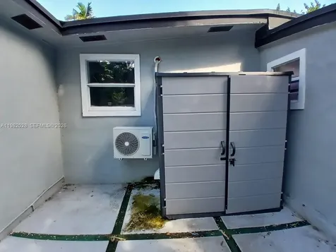 1053 NE 149th Street Miami FL 33161