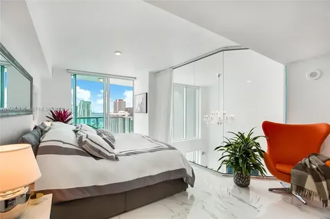 41 SE 5th Street Miami FL 33131