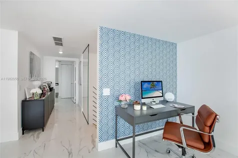 41 SE 5th Street Miami FL 33131