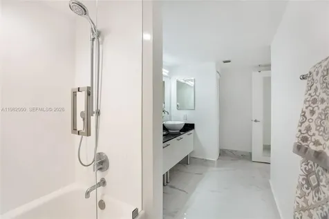 41 SE 5th Street Miami FL 33131
