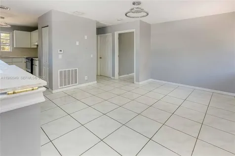 851 N 11th Avenue Hollywood FL 33019