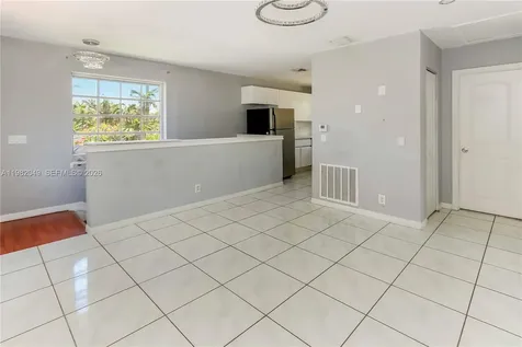 851 N 11th Avenue Hollywood FL 33019