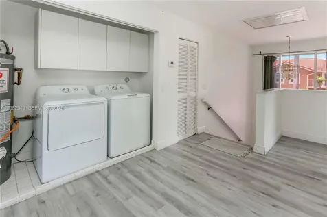 851 N 11th Avenue Hollywood FL 33019