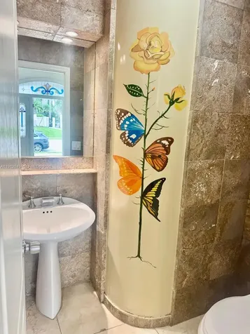 851 N 11th Avenue Hollywood FL 33019