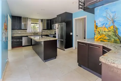 851 N 11th Avenue Hollywood FL 33019