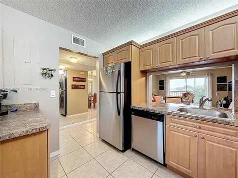 17000 NW 67th Avenue Hialeah FL 33015