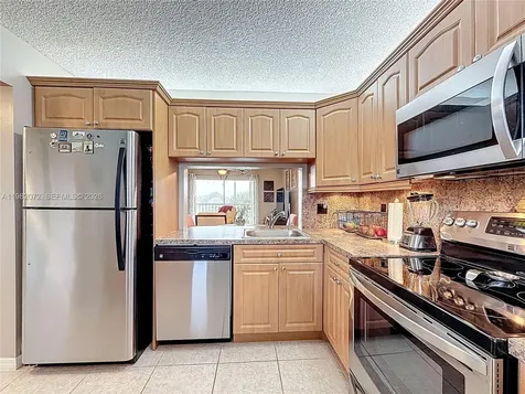 17000 NW 67th Avenue Hialeah FL 33015