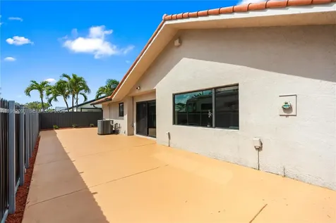 800 NW 133rd Avenue Miami FL 33182