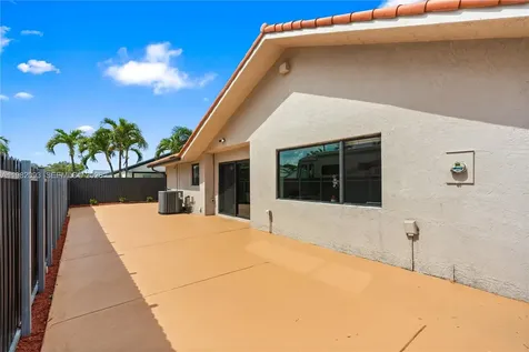 800 NW 133rd Avenue Miami FL 33182