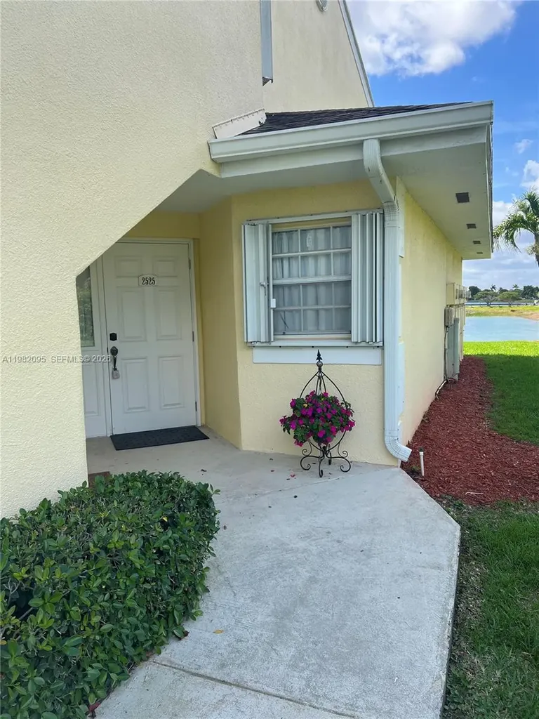 2525 SE 19th Place Homestead FL 33035
