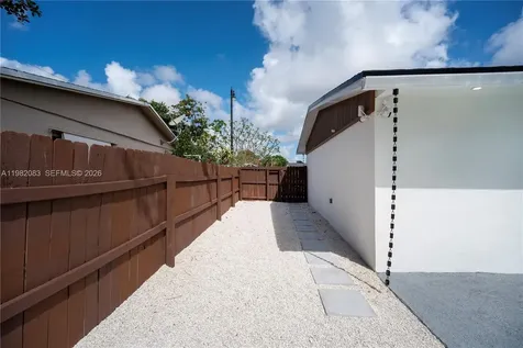 1524 NE 31st Court Pompano Beach FL 33064