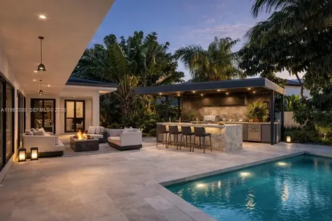 16414 NE 33rd Avenue North Miami Beach FL 33160