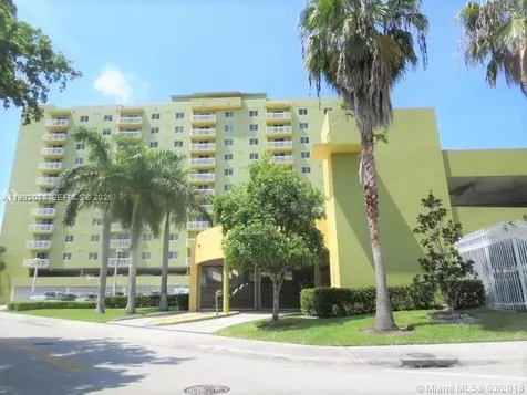 816 NW 11th Street Miami FL 33136