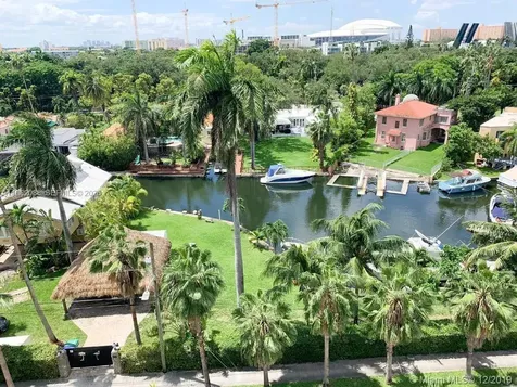 816 NW 11th Street Miami FL 33136