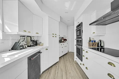 4925 Collins Avenue Miami Beach FL 33140