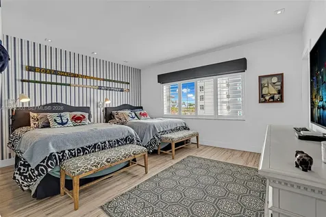 4925 Collins Avenue Miami Beach FL 33140