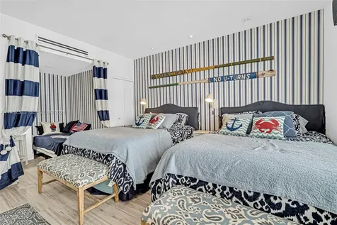 4925 Collins Avenue Miami Beach FL 33140
