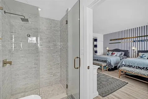 4925 Collins Avenue Miami Beach FL 33140