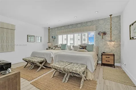 4925 Collins Avenue Miami Beach FL 33140