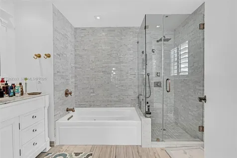 4925 Collins Avenue Miami Beach FL 33140