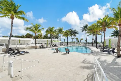 4925 Collins Avenue Miami Beach FL 33140