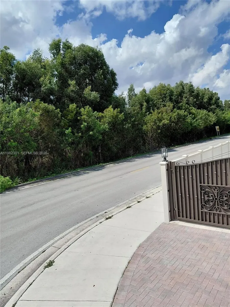 168XX 45th Street Miami FL 33185