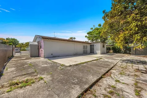 3853 NW 209th Street Miami Gardens FL 33055