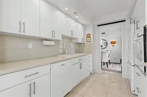 2000 Towerside Terrace Miami FL 33138