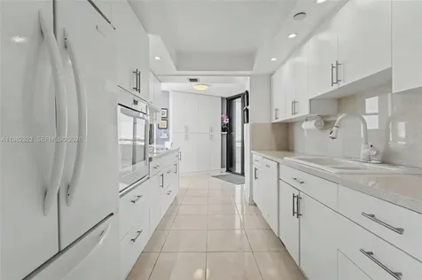 2000 Towerside Terrace Miami FL 33138