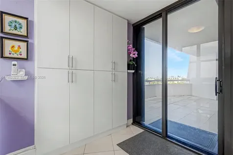 2000 Towerside Terrace Miami FL 33138