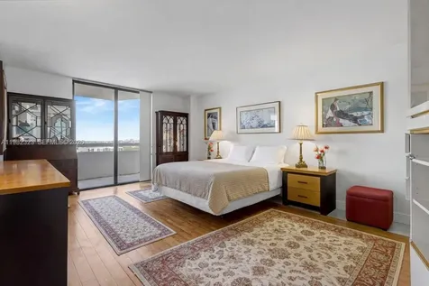 2000 Towerside Terrace Miami FL 33138