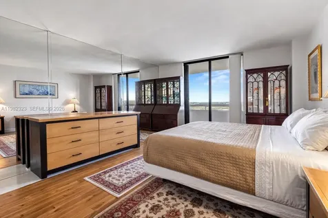 2000 Towerside Terrace Miami FL 33138