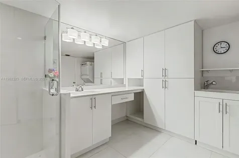 2000 Towerside Terrace Miami FL 33138