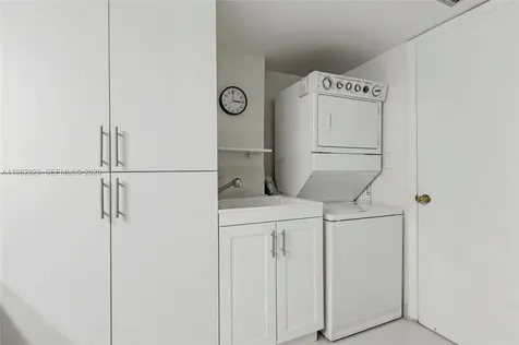 2000 Towerside Terrace Miami FL 33138