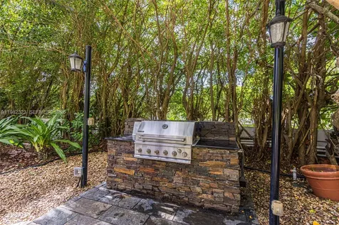 2000 Towerside Terrace Miami FL 33138
