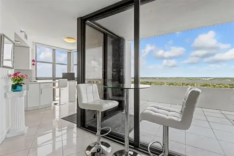 2000 Towerside Terrace Miami FL 33138