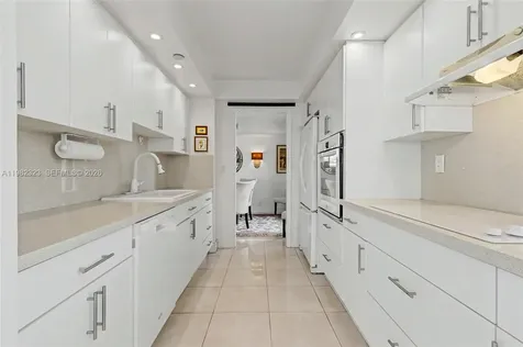 2000 Towerside Terrace Miami FL 33138