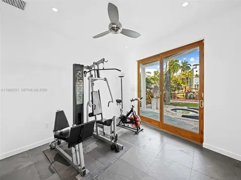 450 Victoria Terrace Fort Lauderdale FL 33301
