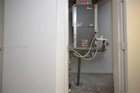 350 S Miami Miami FL 33130