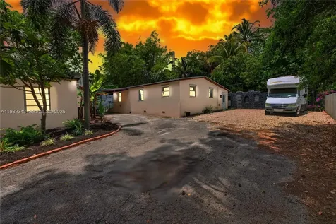 749 NW 43rd Street Oakland Park FL 33309