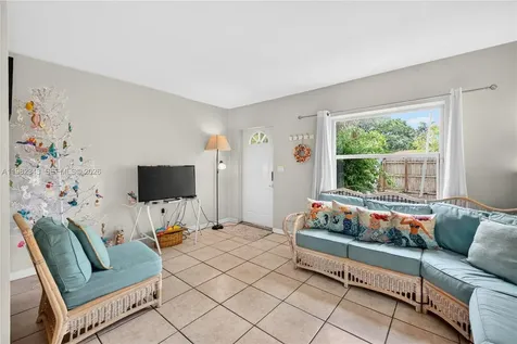 749 NW 43rd Street Oakland Park FL 33309