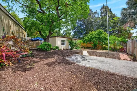 749 NW 43rd Street Oakland Park FL 33309