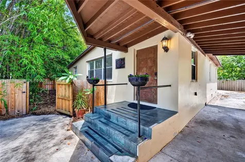 749 NW 43rd Street Oakland Park FL 33309