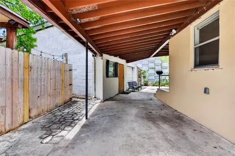 749 NW 43rd Street Oakland Park FL 33309