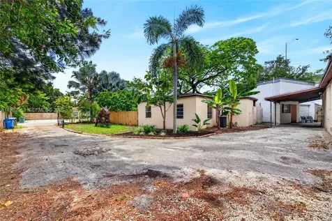 749 NW 43rd Street Oakland Park FL 33309